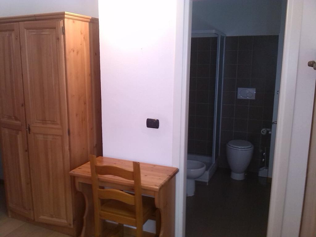 Casa San Francesco Hotel Bardonecchia Kamer foto